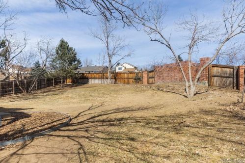 19899 Tufts Dr, Aurora CO  80015-3478 exterior