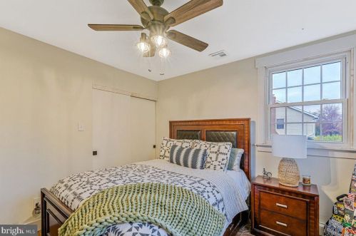 27 Lochatong Rd, Trenton NJ 08628-1608 exterior