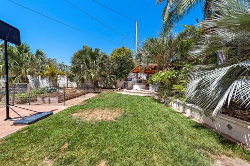 11411 Arroyo Ave, Santa Ana CA  92705-2469 exterior