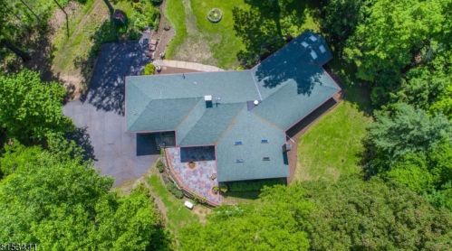 7 Everdale Rd, Dover, NJ 07869-2302