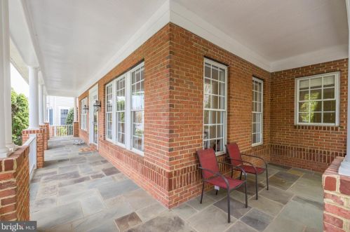 19223 Chartier Dr, Leesburg, VA 20176-1270