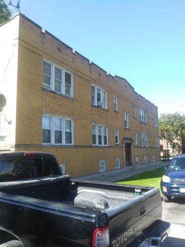 2420 Lavergne Ave, Chicago, IL 60639-2529