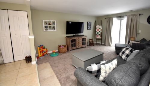 731 Sand Crk Dr, Carol Stream IL  60188-9138 exterior