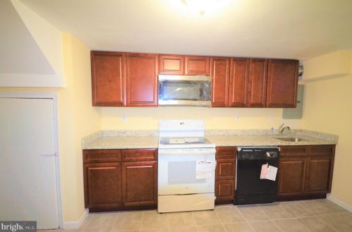 2129 Marvine St, Philadelphia PA  19122-1212 exterior