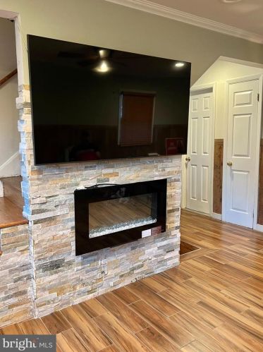 14204 Essex Dr, Woodbridge, VA 22191-2521