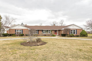 2845 Valley View Rd, Gurnee, IL 60031-1041
