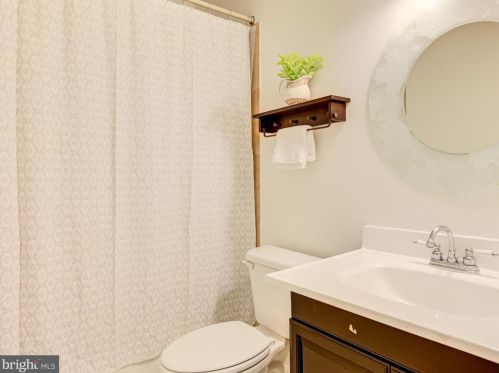 5271 Bradgen Ct, Springfield VA  22151-3505 exterior