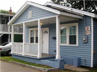 1 Fields Pl, Charleston, SC 29403-3703