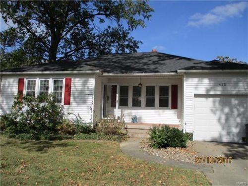 415 8th St, Breese, IL 62230-1109