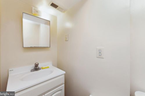 9504 Lawnsberry Ter, Silver Spring MD 20901-4714 exterior