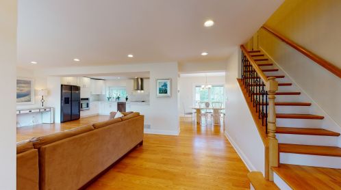 14 Hintz Rd, Arlington Hts, IL 60004-2431