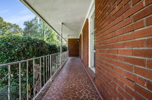 2985 Meadow Lark Dr, Atlanta GA  30344-4033 exterior