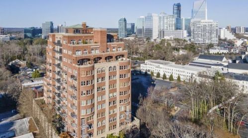 3180 Mathieson Dr, Atlanta GA  30305-1823 exterior
