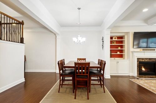 5568 High Point Rd, Atlanta GA  30342-5039 exterior
