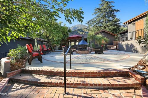 2512 Rockdell St, Glendale CA 91214-2221 exterior