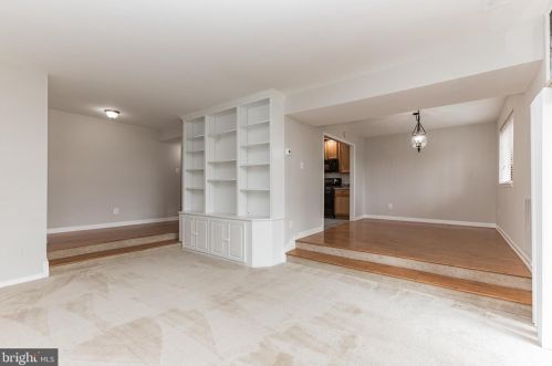 1643 Parkcrest Cir, Herndon, VA 20190-4936