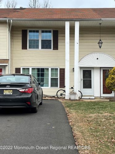 26 Fieldcrest Way, Hazlet, NJ 07730-1950