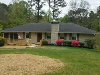 623 Counsel Dr, Marietta, GA 30068-3008