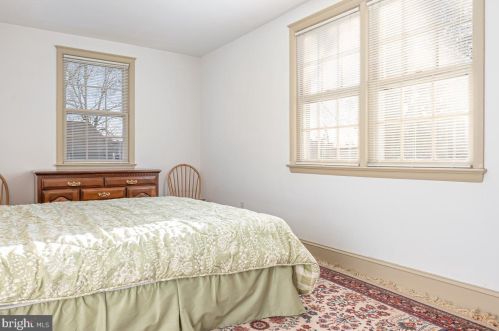 456 Gladstone Ave, Tavistock NJ 08033-4005 exterior