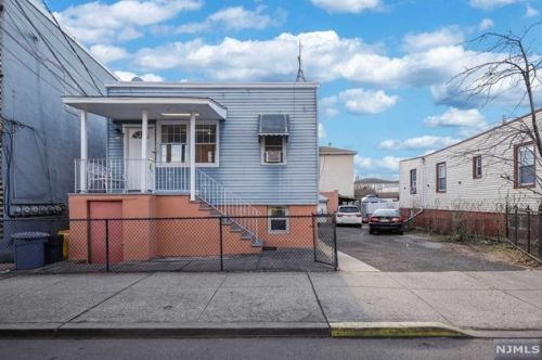 274 Delano Pl, Fairview, NJ 07022-1702