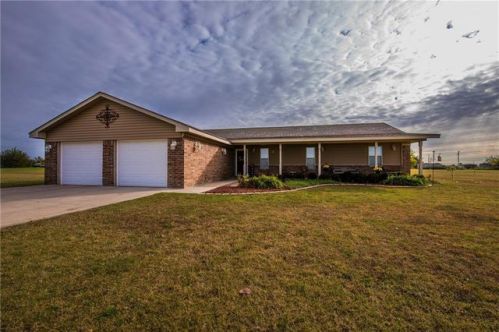 105 Clearview Dr, Amber, OK 73004-5252