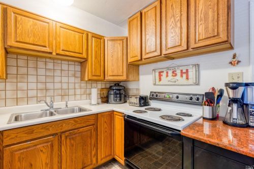 650 Mendocino Dr, Ukiah CA  95482-5606 exterior