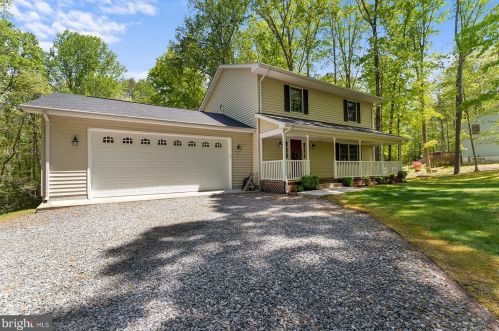 14377 Farmer Dr, Woodford, VA 22580-2829