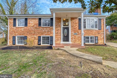 2910 Alliance Ln, Woodbridge, VA 22193-1210