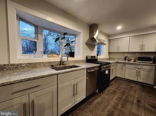 7109 Lamar Dr, Springfield VA  22150-3127 exterior