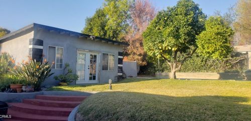 243 Las Flores Dr, Altadena, CA 91001-4857