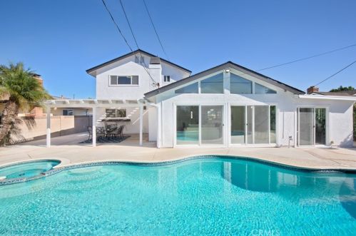 17353 Ash St, Santa Ana CA  92708-3413 exterior