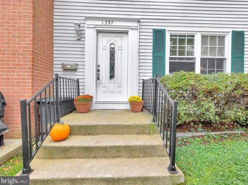 1397 Ironwood St, Woodbridge, VA 22191-3127