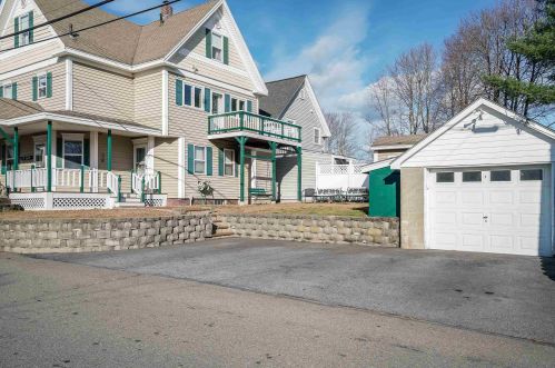 19 Franklin St, Derry, NH 03038-2303