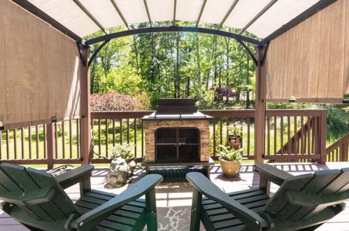 4040 Earney Rd, Holly Springs, GA 30188-2247