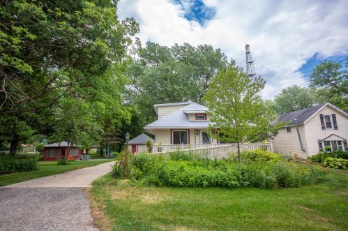 3007 Vinton Ave, Rockford, IL 61101-2660