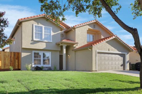 2125 Holder Ln, Tracy, CA 95377-9569