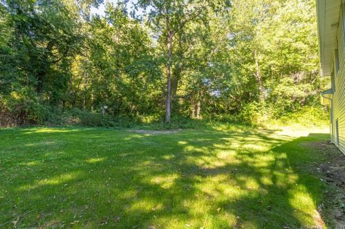 554 Old Hartford Rd, Colchester CT  06415-2732 exterior