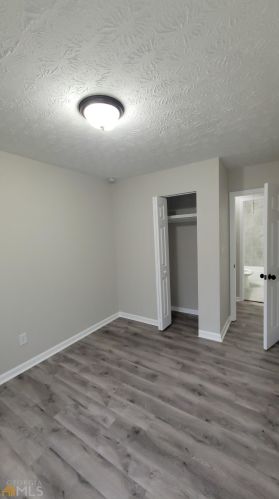 3260 Creekwood Dr, Rex GA  30273-2121 exterior