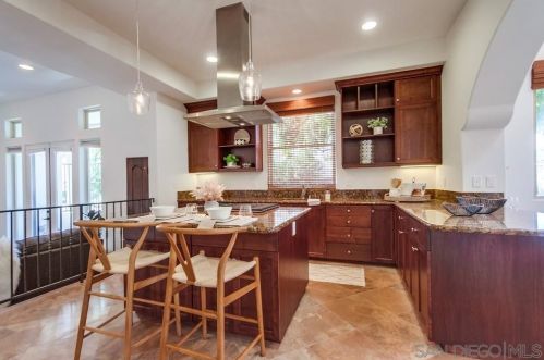 1001 Tremont St, Oceanside, CA 92054-5049