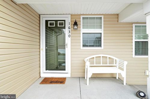 1630 Matthew Dr, York, PA 17404-8613
