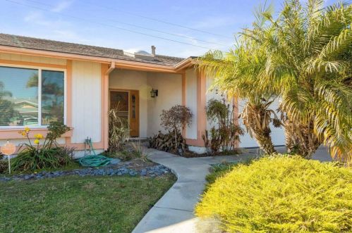 4221 Serena Ave, Oceanside, CA 92056-5018