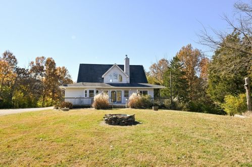 16764 Bobs Ln, Aurora, IN 47001-7807