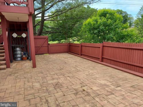 7731 Bristol Square Ct, Springfield VA  22153-3119 exterior