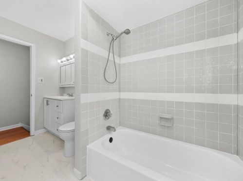 354 Ruth Cir, Lemont IL  60440-1873 exterior