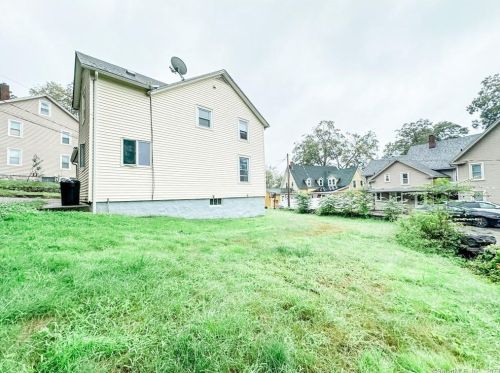 26 Nichols St, Putnam CT  06260-1722 exterior