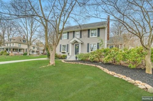 15 Winter St, Mahwah, NJ 07430-1330