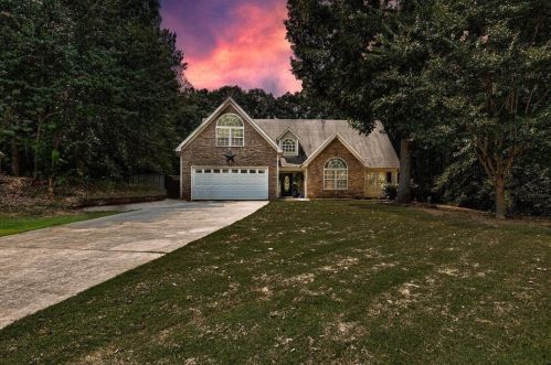 709 Emertrey Dr, Locust Grove, GA 30248-2181