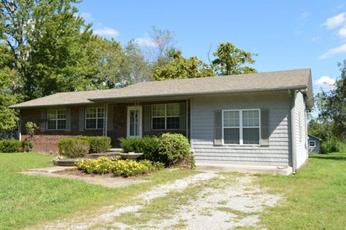 1012 Hill Rd, Jamestown, TN 38556-6391
