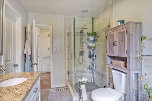 237 Ardys Pl, Vista CA  92084-5118 exterior