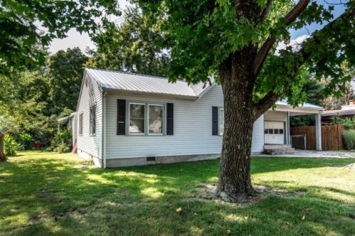 431 1st St, Hoberg, MO 65712-1712
